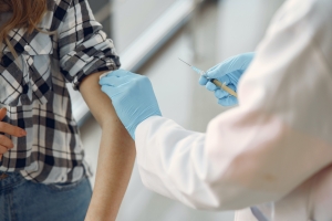 Grâce à deux mesures en matière de TVA, le ministre Van Peteghem contribue au bon démarrage et au bon fonctionnement des centres de vaccination